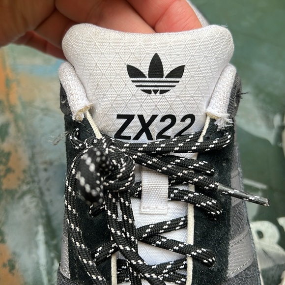 Adidas - Picture 4 of 6